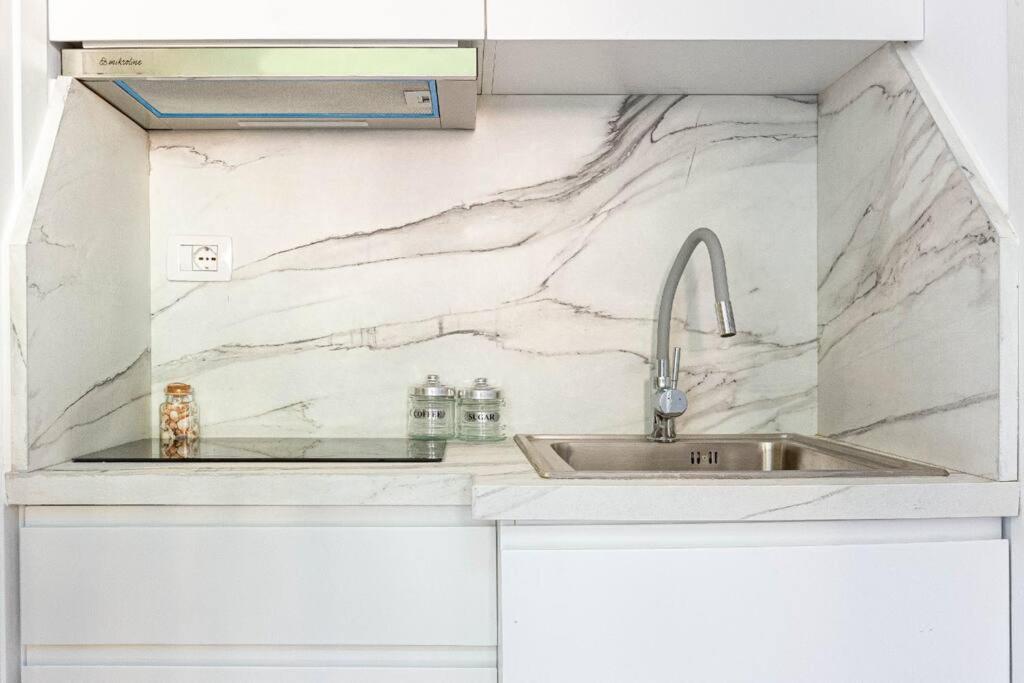 Hi'mare Sea View 3 - Modern, Brand New Apartment Himare